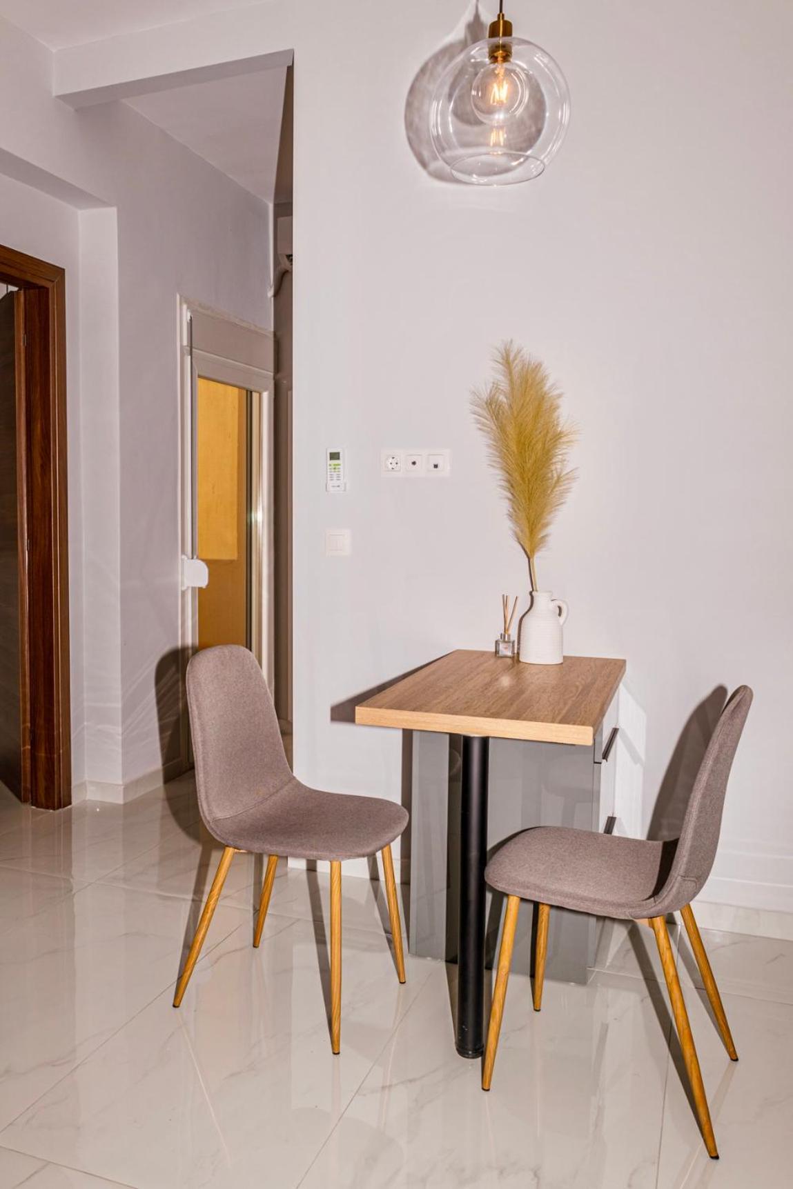 Cozy Studio In The City Center Thessaloniki Exterior photo